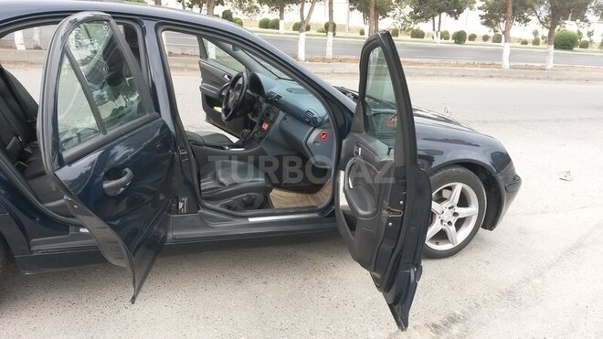 Mercedes C 240 2002, 183,415 km - 2.6 l - Sumqayıt
