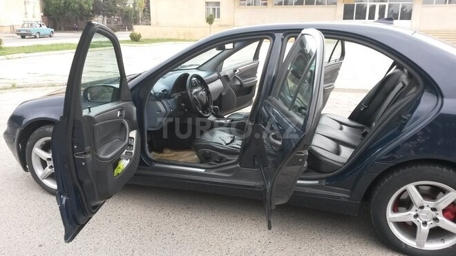 Mercedes C 240 2002, 183,415 km - 2.6 l - Sumqayıt