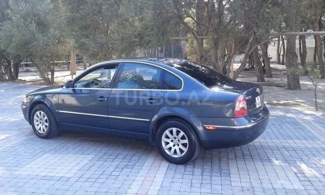 Volkswagen Passat 2004, 182,000 km - 1.8 l - Sumqayıt