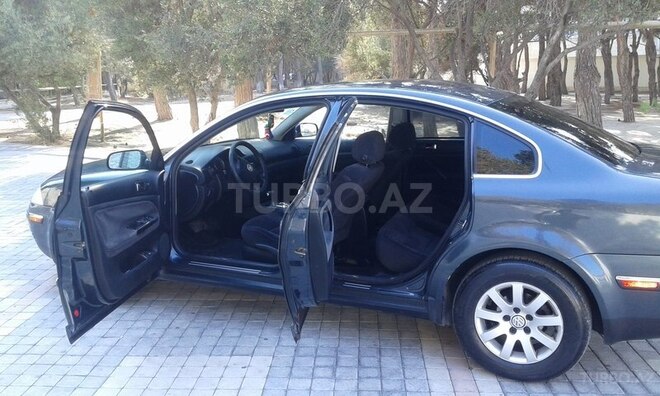 Volkswagen Passat 2004, 182,000 km - 1.8 l - Sumqayıt