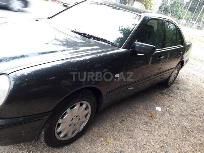 Mercedes E 230 1996, 420,000 km - 2.3 l - Göyçay