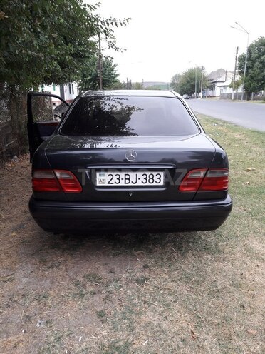 Mercedes E 230 1996, 420,000 km - 2.3 l - Göyçay
