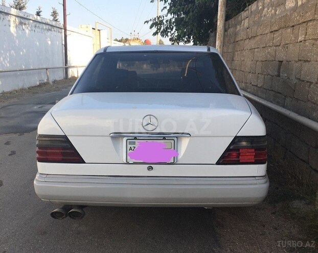 Mercedes E 220 1993, 516,264 km - 2.2 l - Bakı