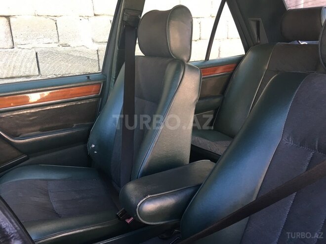Mercedes E 220 1993, 516,264 km - 2.2 l - Bakı