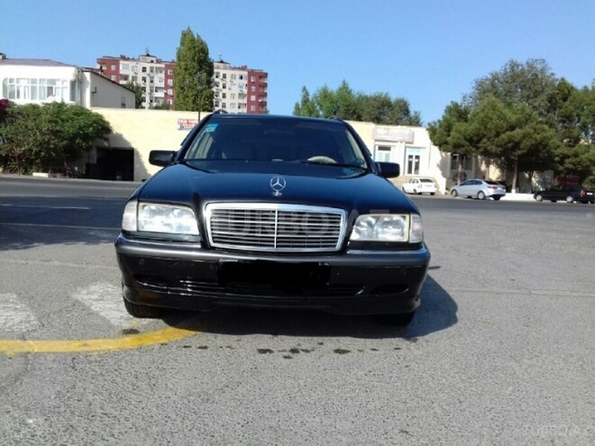 Mercedes C 220 2000, 300,000 km - 2.2 л - Sumqayıt