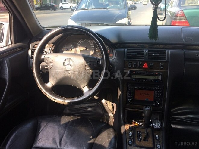 Mercedes E 280 2000, 217,000 km - 2.8 л - Bakı