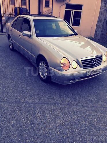 Mercedes E 270 2001, 260,000 km - 2.7 л - Bakı