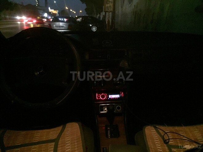 Mercedes E 300 1992, 222,888 km - 0.3 l - Bakı