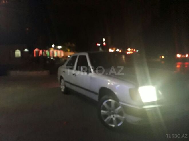 Mercedes E 230 1987, 200,000 km - 2.3 l - Bakı