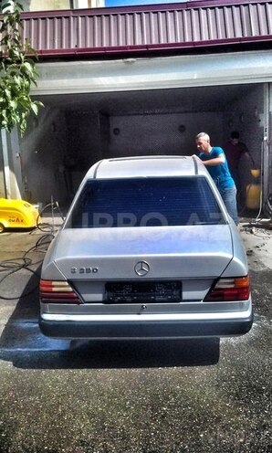 Mercedes E 230 1987, 200,000 km - 2.3 l - Bakı