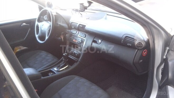 Mercedes C 220 2001, 232,000 km - 2.2 л - Bakı