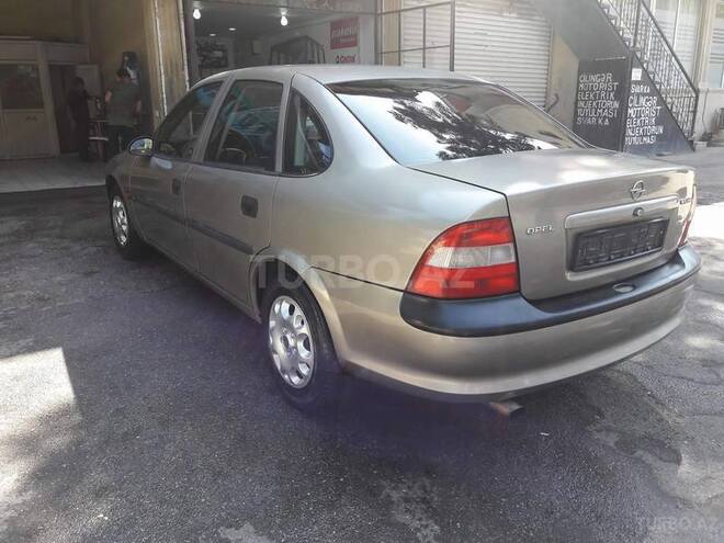 Opel Vectra 1996, 258,943 km - 1.8 л - Bakı