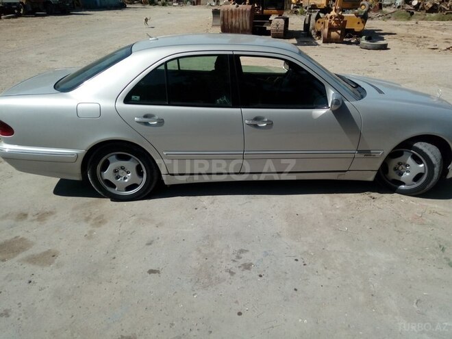 Mercedes E 270 2000, 250,000 km - 2.7 l - Bakı