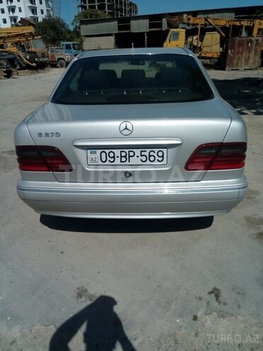 Mercedes E 270 2000, 250,000 km - 2.7 l - Bakı