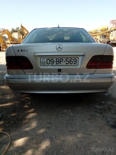 Mercedes E 270 2000, 250,000 km - 2.7 l - Bakı