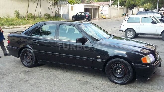 Mercedes C 240 1999, 332,000 km - 2.4 l - Bakı