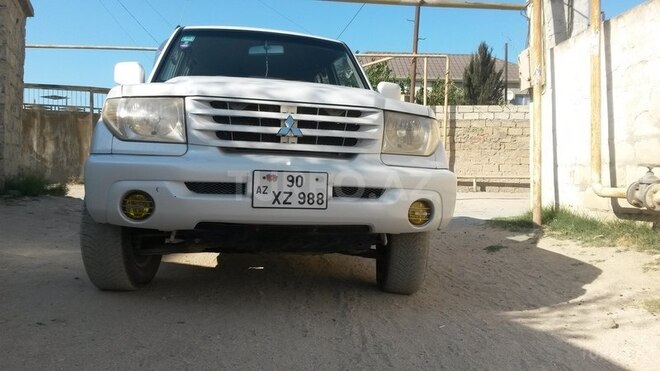 Mitsubishi Pajero io 2000, 282,484 km - 2.0 l - Bakı