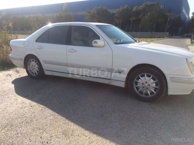 Mercedes E 240 2001, 287,000 km - 2.6 l - Bakı