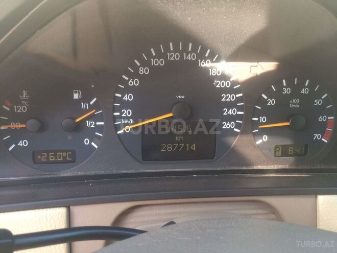 Mercedes E 240 2001, 287,000 km - 2.6 l - Bakı