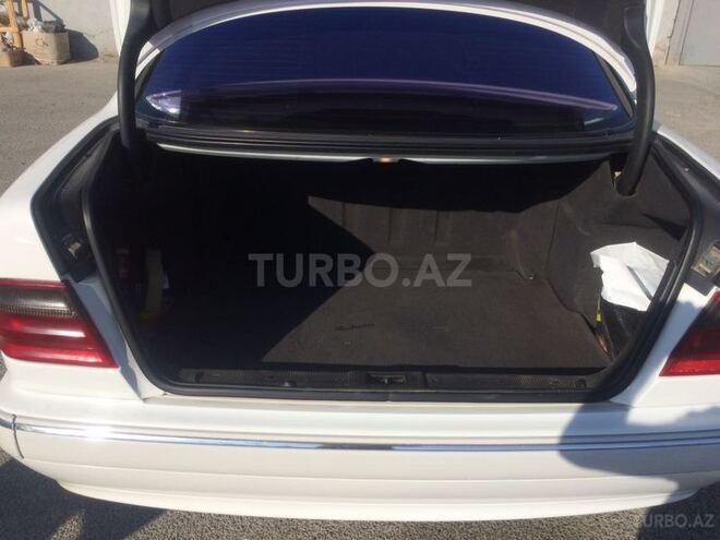 Mercedes E 240 2001, 287,000 km - 2.6 l - Bakı