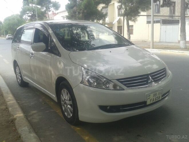 Mitsubishi Grandis 2006, 324,000 km - 2.4 l - Bakı