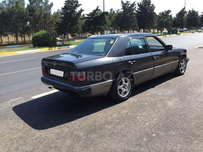Mercedes E 220 1994, 288,000 km - 2.2 l - Xırdalan