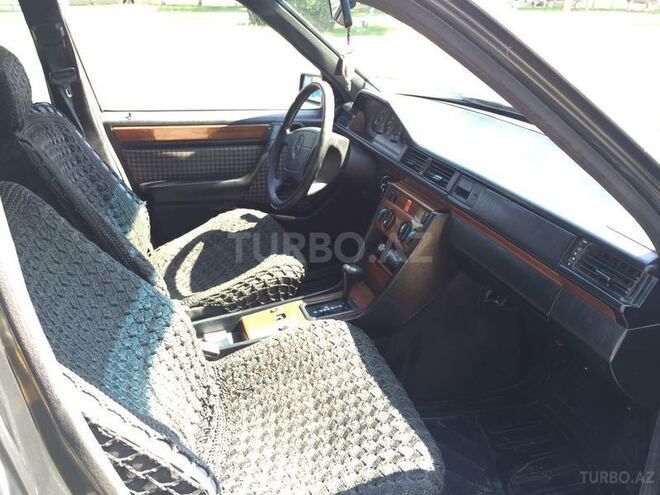 Mercedes E 220 1994, 288,000 km - 2.2 l - Xırdalan