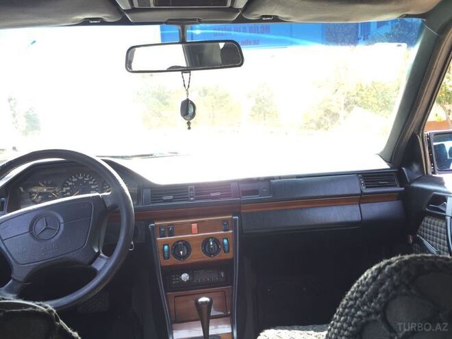 Mercedes E 220 1994, 288,000 km - 2.2 l - Xırdalan