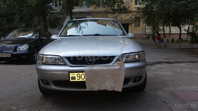 Opel Vectra 1998, 175,000 km - 2.0 l - Sumqayıt