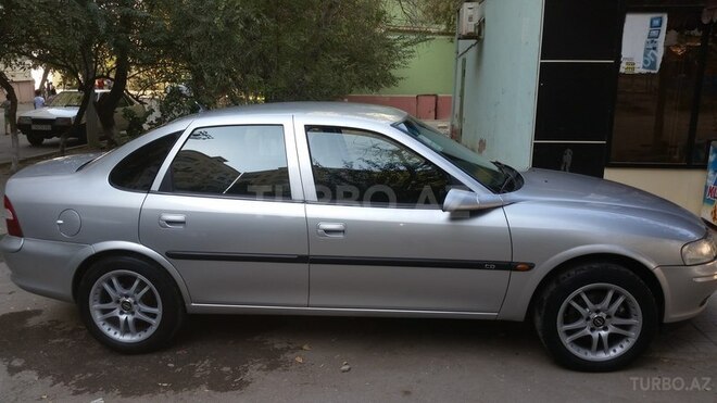 Opel Vectra 1998, 175,000 km - 2.0 l - Sumqayıt