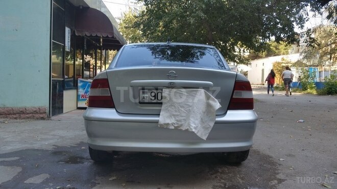 Opel Vectra 1998, 175,000 km - 2.0 l - Sumqayıt