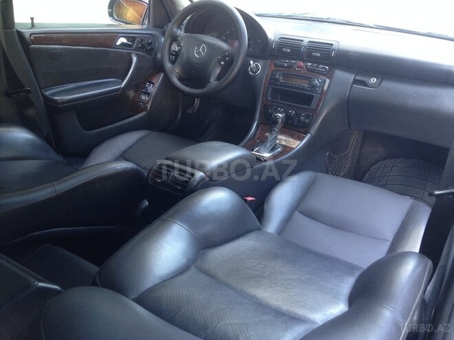 Mercedes C 240 2001, 298,000 km - 2.6 l - Sumqayıt