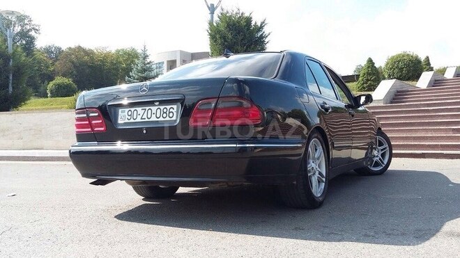Mercedes E 240 1999, 246,000 km - 2.4 l - Qusar