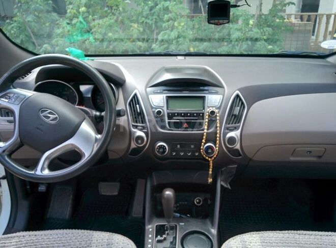 Hyundai ix35 2010, 71,000 km - 2.0 л - Qusar
