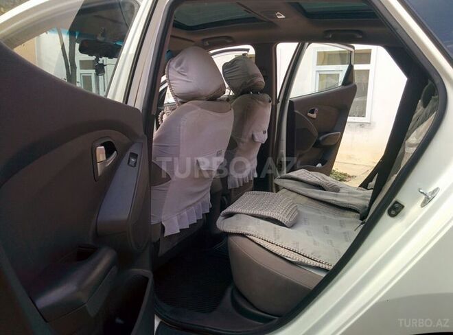 Hyundai ix35 2010, 71,000 km - 2.0 л - Qusar