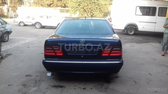 Mercedes E 200 1999, 210,223 km - 2.0 l - Gəncə