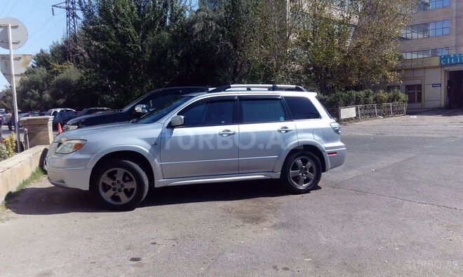 Mitsubishi Outlander 2005, 137,000 km - 2.4 л - Bakı