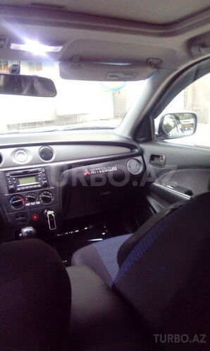 Mitsubishi Outlander 2005, 137,000 km - 2.4 л - Bakı