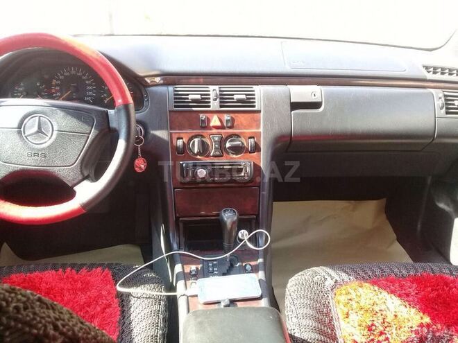 Mercedes E 230 1997, 240,000 km - 2.3 l - Bakı