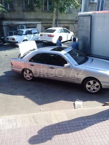 Mercedes E 230 1997, 240,000 km - 2.3 l - Bakı