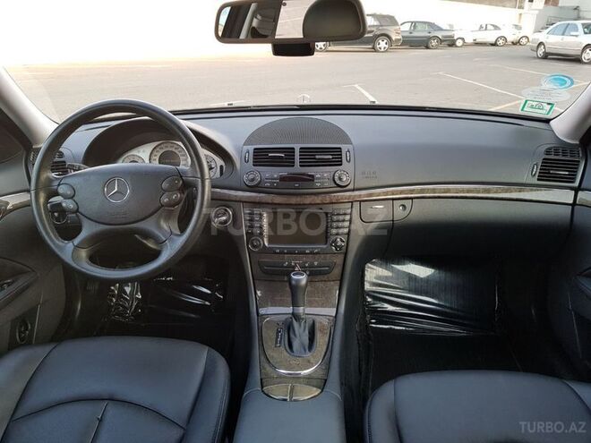 Mercedes E 230 2007, 131,000 km - 2.5 l - Bakı