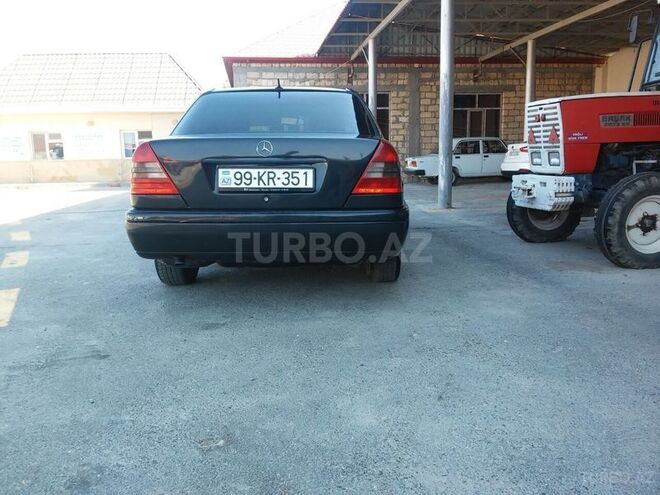 Mercedes E 180 1995, 243,000 km - 1.8 l - Bakı