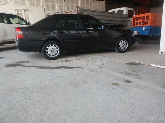 Mercedes E 180 1995, 243,000 km - 1.8 l - Bakı