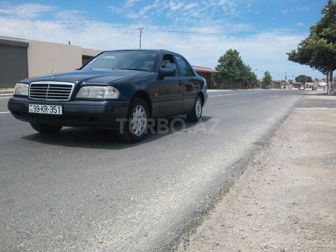 Mercedes E 180 1995, 243,000 km - 1.8 l - Bakı