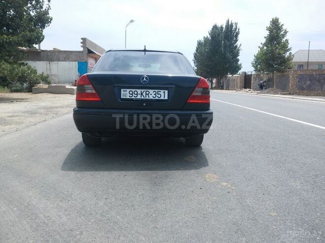 Mercedes E 180 1995, 243,000 km - 1.8 l - Bakı