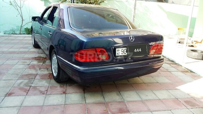 Mercedes E 240 1998, 332,950 km - 2.4 l - Bakı