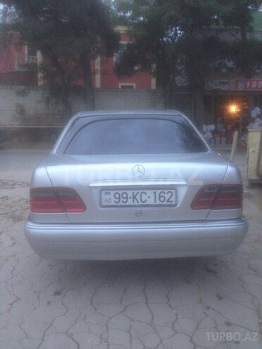 Mercedes E 230 1995, 405,000 km - 2.3 l - Bakı