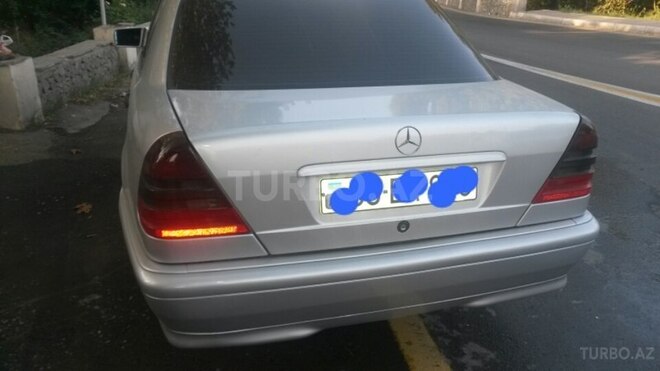 Mercedes C 180 1999, 250,000 km - 0.2 l - Samux