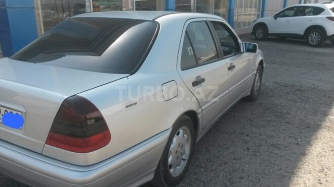 Mercedes C 180 1999, 250,000 km - 0.2 l - Samux