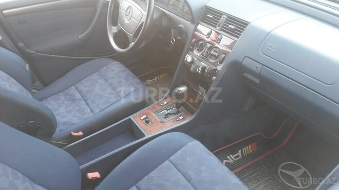 Mercedes C 180 1999, 250,000 km - 0.2 l - Samux
